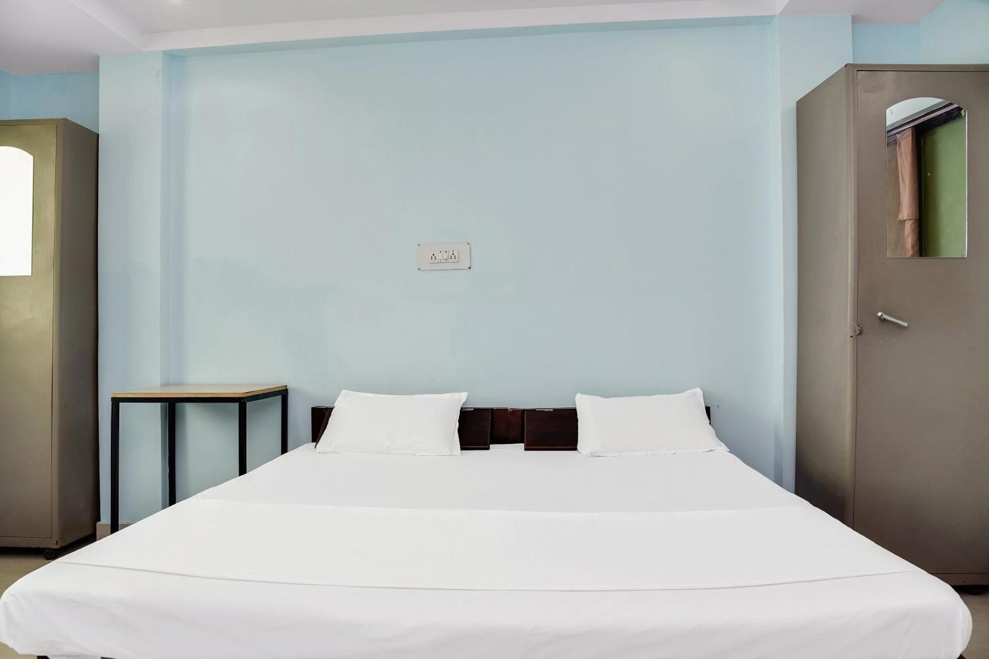 Oyo Hotel Avani Palace Бопал Екстериор снимка